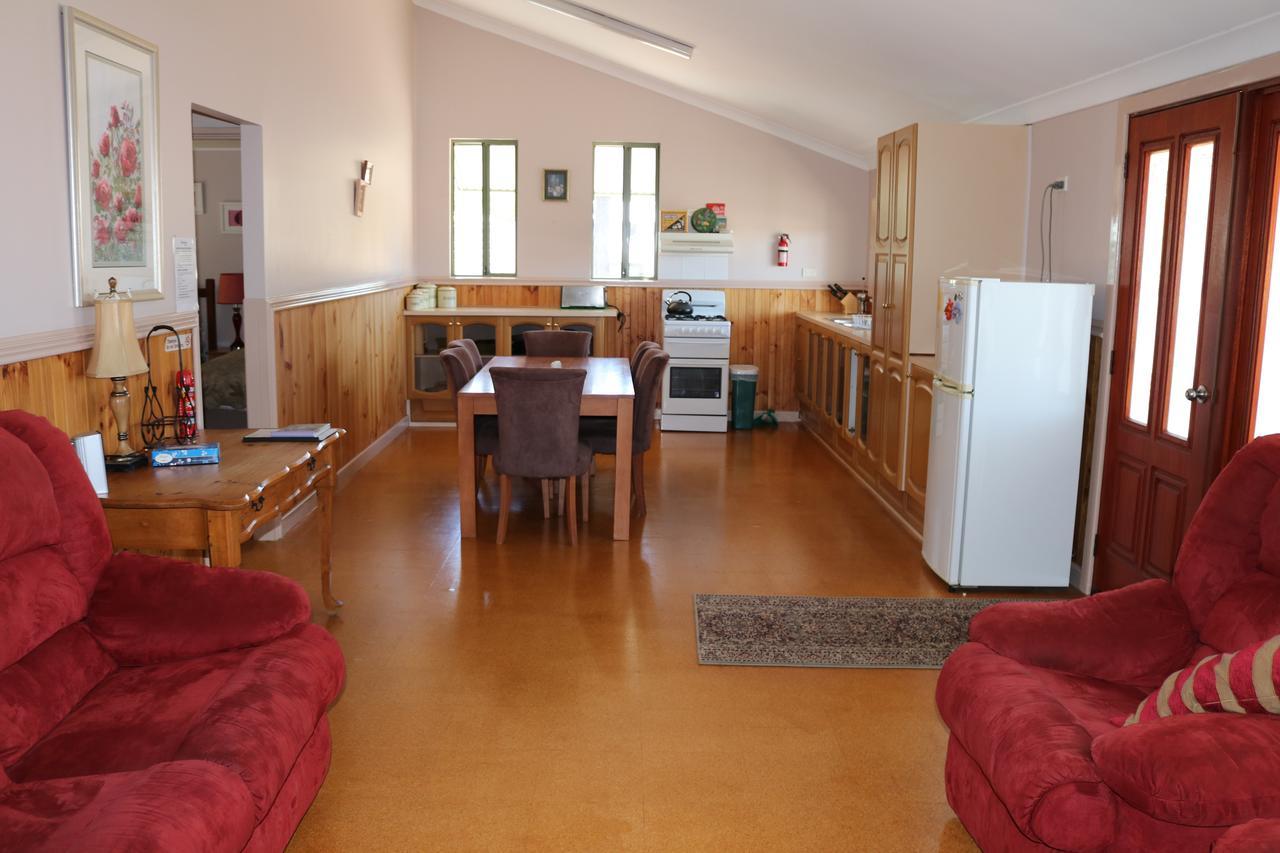 Kendenup Cottages And Lodge Экстерьер фото